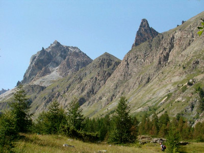 Aiguille Large de Mary et Aiguille Pierre André Aiguille Large de Mary et Aiguille Pierre André