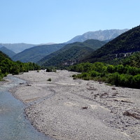 La vallée de la haute Bléone à son arrivée à la Javie