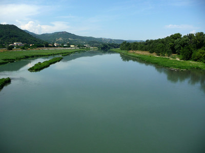 Le Rhône au pied du Coiron