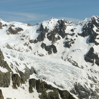 Col du glacier blanc (g.), Pic du glacier d'Arsine (m.) et Pointe Cézanne (d.)