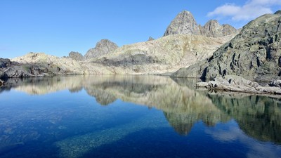 Lac Noir Inférieur avec le Pouce en arrière plan. L'Index ne doit pas être loin. Lac Noir Inférieur avec le Pouce en arrière plan. L'Index ne doit pas être loin.