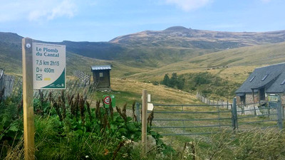 Plomb du Cantal sur la commune d' Albepierre-Bredons Plomb du Cantal sur la commune d' Albepierre-Bredons