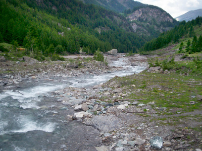 Le Guil à la Roche Ecroulée (terminus de l'accès en voiture) Le Guil à la Roche Ecroulée (terminus de l'accès en voiture)