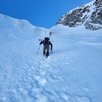 EN BAS DU COULOIR 