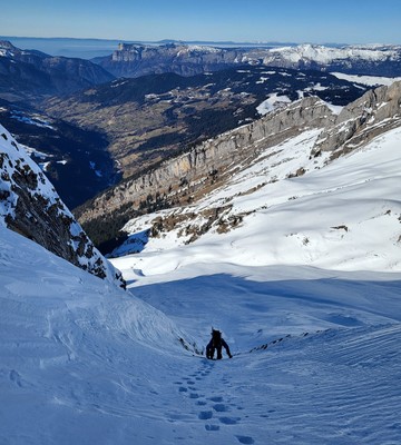 DANS LE COULOIR DANS LE COULOIR