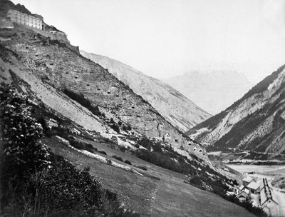 Fort de Tournoux, le grand escalier, en 1896 par Paul Lancrenon Fort de Tournoux, le grand escalier, en 1896 par Paul Lancrenon