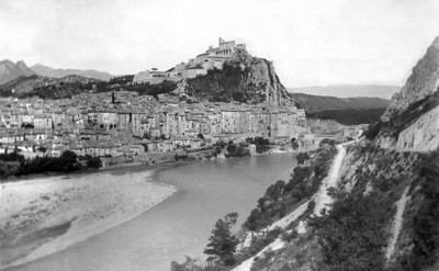 Sisteron en 1894 par Paul Lancrenon Sisteron en 1894 par Paul Lancrenon