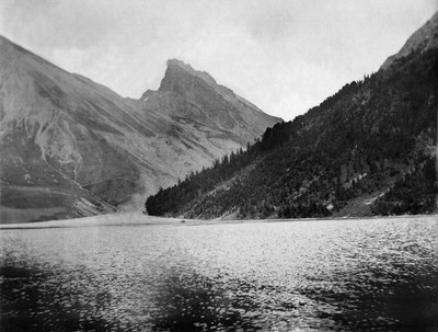 Ancien lac de Paroird (Parouart) et Pelvat, en 1897 par Paul Lancrenon Ancien lac de Paroird (Parouart) et Pelvat, en 1897 par Paul Lancrenon