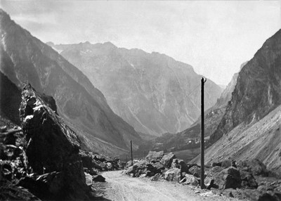 Le Chaos du Soreiller, vue vers l'aval et Vénosc Le Chaos du Soreiller, vue vers l'aval et Vénosc