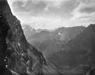 Aiguillette du Lauzet, au fond à gauche, les Agneaux, en 1898 par Paul Lancrenon Aiguillette du Lauzet, au fond à gauche, les Agneaux, en 1898 par Paul Lancrenon