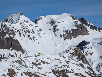 Rifugio Città di Busto devant Klein Grieshorn (à g.) ; Grieshorn, depuis le Lago del Sabbione