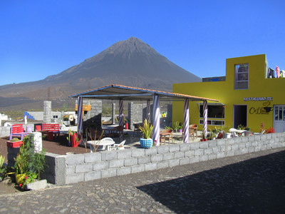 Le Fogo vu depuis le village de Portela Le Fogo vu depuis le village de Portela