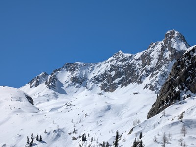 Rifugio Questa devant les Portettes Rifugio Questa devant les Portettes
