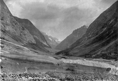 Vallée du Vénéon vue de la Bérarde Vallée du Vénéon vue de la Bérarde