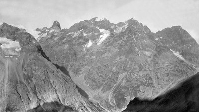 Des pentes W du col de la Temple, vue sur Clot Châtel, Encoula, Aiguilles de la Bérarde Des pentes W du col de la Temple, vue sur Clot Châtel, Encoula, Aiguilles de la Bérarde