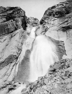 Chamonix, cascade du Mont-Blanc par Neurdein