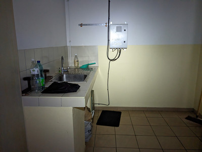 Partie cuisine non-gardée du refuge des Estagnous