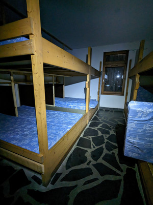 Partie dortoir non-gardé du refuge des Estagnous
