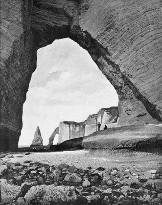 Etretat , la Manneporte, l'Aiguille et la Porte d'Aval en 1900 par Neurdein
