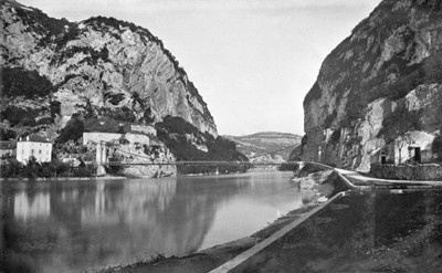 Le Rhône à Pierre-Châtel