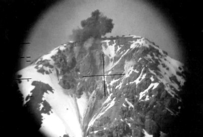 Attaque au mortier du fort du Chaberton par l'armée française le 21 juin 1940. En 3h30 , 6 des 8 tours sont détruites.