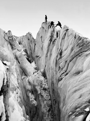 Crevasse par Georges Tairraz I Crevasse par Georges Tairraz I