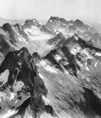 De l'Aiguille du Plat de la Selle à la Meije avant 1928 De l'Aiguille du Plat de la Selle à la Meije avant 1928