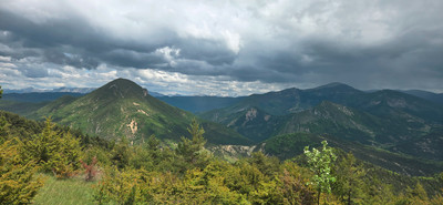 Vercors, Glandasse, Dévoluy, Servelle depuis le chemin de descente Vercors, Glandasse, Dévoluy, Servelle depuis le chemin de descente