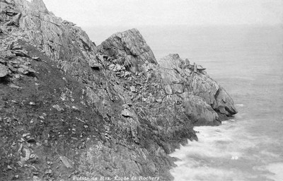 Rocher à la Pointe du Raz par Neurdein