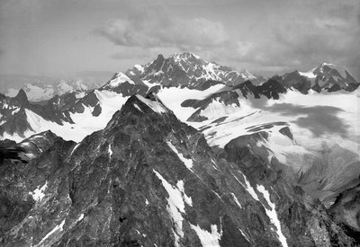 Ghiuliuk vu du sommet du Dashi – Kok par Vittorio Sella Ghiuliuk vu du sommet du Dashi – Kok par Vittorio Sella