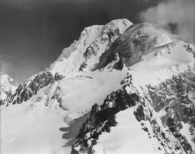 Sommet "escalier" 7545 m vu du col des Vents par Vittorio Sella Sommet "escalier" 7545 m vu du col des Vents par Vittorio Sella