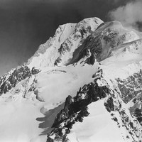 Sommet "escalier" 7545 m vu du col des Vents par Vittorio Sella