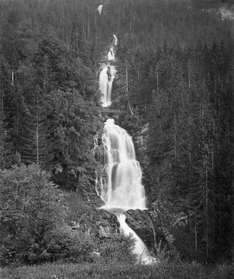 Giessbach par Adolphe Braun en 1860 Giessbach par Adolphe Braun en 1860