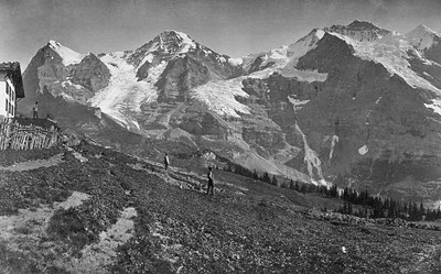 Eiger, Eigergletscher, Mönch, Guggigletscher, Jungfrau, Giessengletscher par Adolphe Braun en 1870 Eiger, Eigergletscher, Mönch, Guggigletscher, Jungfrau, Giessengletscher par Adolphe Braun en 1870