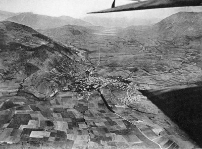 La Mure avant 1928. Au loin les lacs de Laffrey