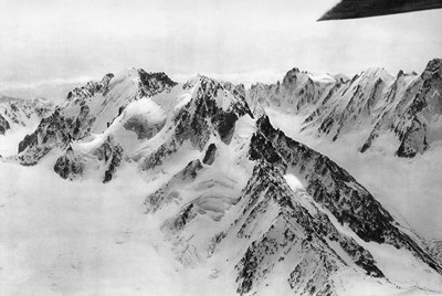 Aiguille d'Argentière, Aiguille du Chardonnet, Aiguille de Triolet, Courtes , Droites. Glacier du Tour, glacier d'Argentière, avant 1928
