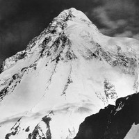 K2 SE par Vittorio Sella en 1909