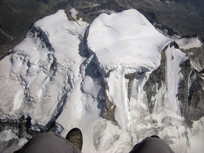 Grand Combin vu de 5200m. le 19 août 2012. Grand Combin vu de 5200m. le 19 août 2012.