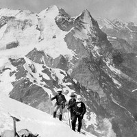 Montée au Wetterhorn, vue sur Mönch et Eiger par Vittorio Sella - 19 juillet 1886