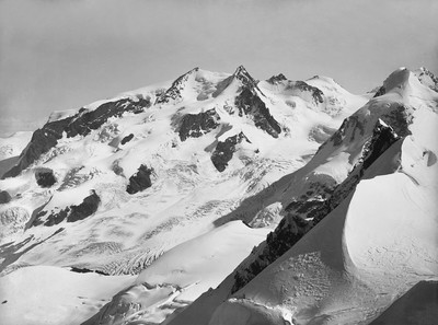 Monte Rosa, Lyskamm, Castor, par Vittorio Sella en 1885 Monte Rosa, Lyskamm, Castor, par Vittorio Sella en 1885