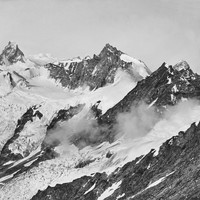 Matterhorn, Zinalrothorn, Dent Blanche, Schalihorn vue du Weisshorn E par Vittorio Sella