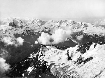 Mont Rose, Lyskamm, Castor et Pollux, Breithorn vus du Weisshorn par Vittorio Sella en 1885 Mont Rose, Lyskamm, Castor et Pollux, Breithorn vus du Weisshorn par Vittorio Sella en 1885