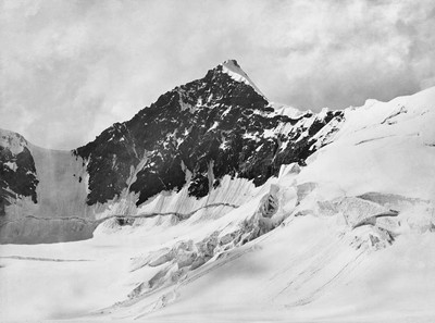 Lyskamm, vu du Lys-gloria par Vittorio Sella en 1890 Lyskamm, vu du Lys-gloria par Vittorio Sella en 1890