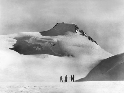 Punta Gnifetti et Sesia-joch du Plateau du Lys-joch par Vittorio Sella Punta Gnifetti et Sesia-joch du Plateau du Lys-joch par Vittorio Sella