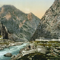 Ancien fort de la gorge de Darial, en 1900 par Photoglob N°0000008866
