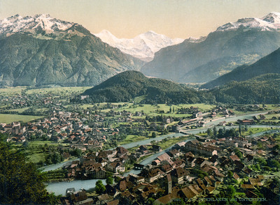Interlaken et Jungfrau, en 1900 par Photoglob N°0000017046