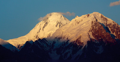 Momhil Sar