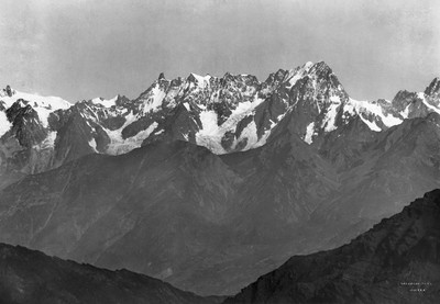 Groupe des Grandes Jorasses par Vittorio Sella Groupe des Grandes Jorasses par Vittorio Sella