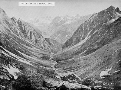 Vallée dans l'Hindu Kush
