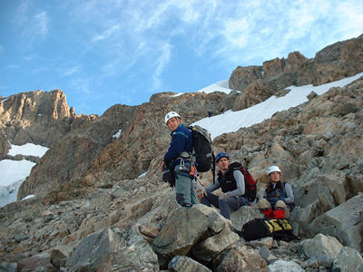 Traversée des zones rocheuses et de neivés